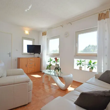 Holiday home Martina By Interhome Valdebek